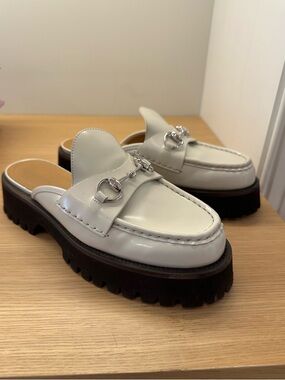 White Leather Chunky Mule Loafers w Silver Gucci “Logo” 9.5 (39.5)